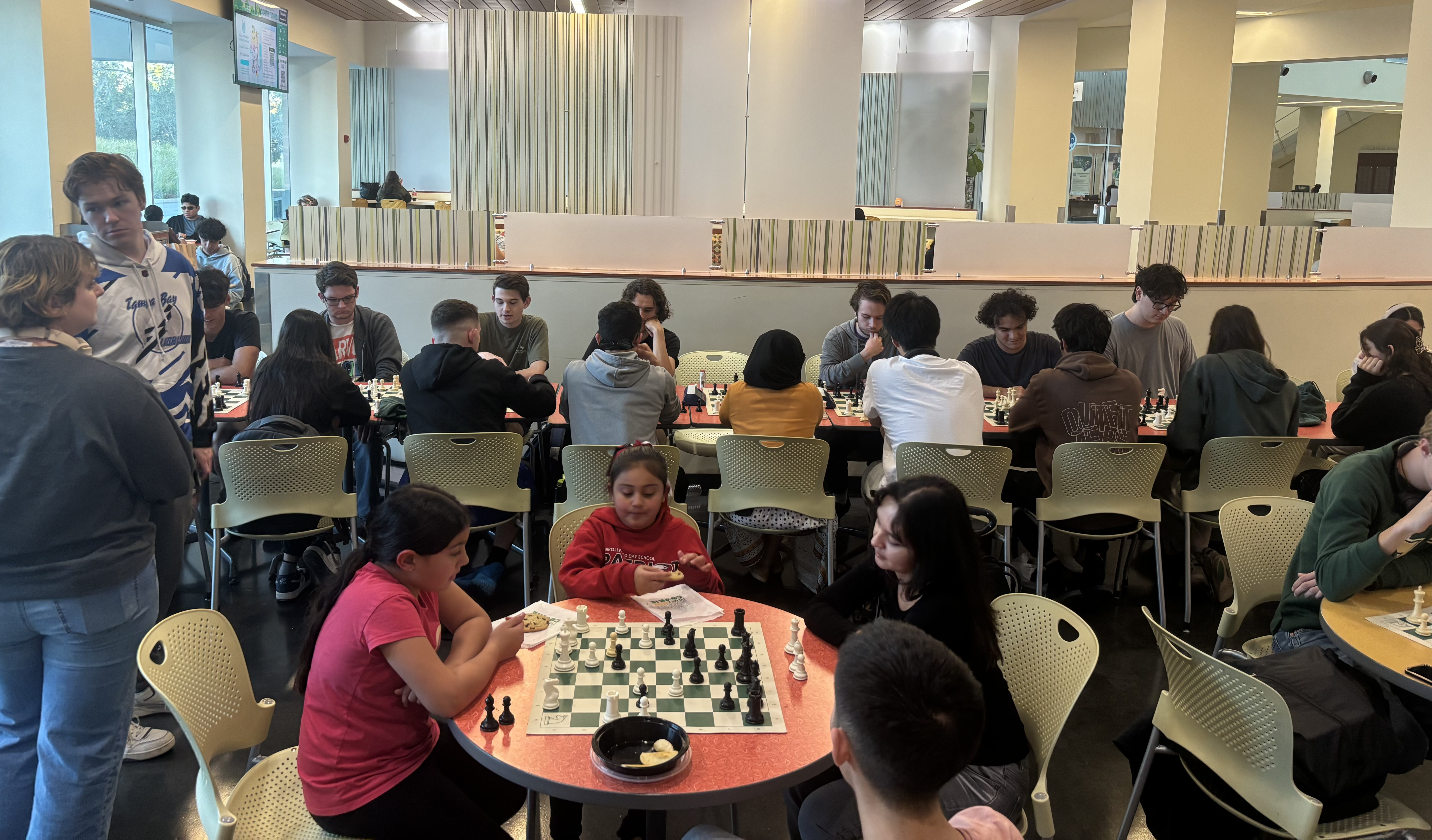 USF Chess Club weekly Thursday event at MSC Food Court / photo by Nick Leibinger