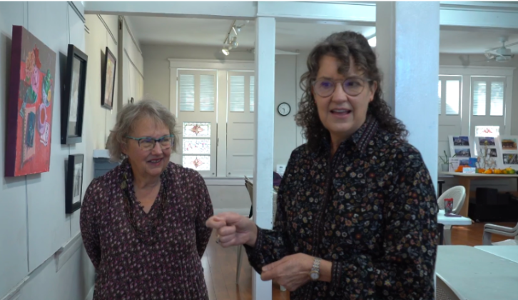 Kathy Durdin (left) and Donna Morrison (right) are both experienced artists who teach workshops to emerging artists in their art center. Kathy is the president and Donna is the vice-president of Tampa Regional Artists. Image by Nailea Mejias.
